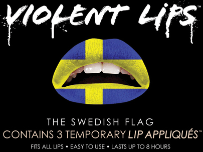 Lip tattoo zweedse vlag