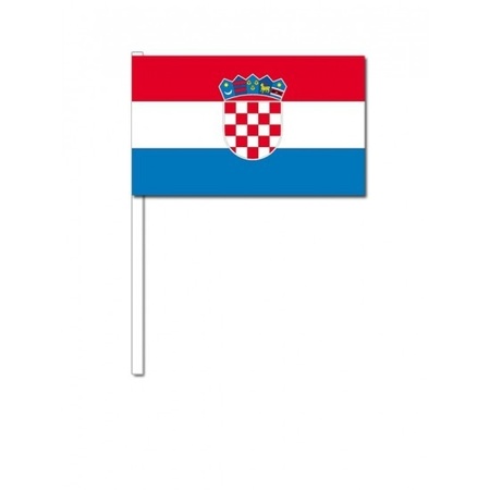 100x Kroatische zwaaivlaggetjes 12 x 24 cm