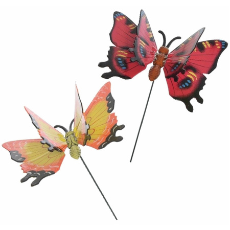 2x stuks Metalen deco vlinders rood en geel van 17 x 60 cm op tuinstekers