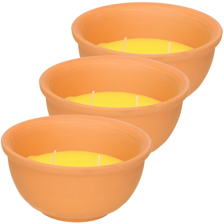 4x Citronella candles in a terracotta pot
