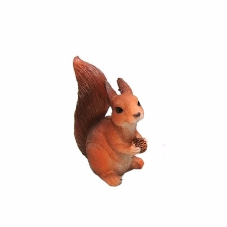 Squirrel statue with pine cone 7,5cm