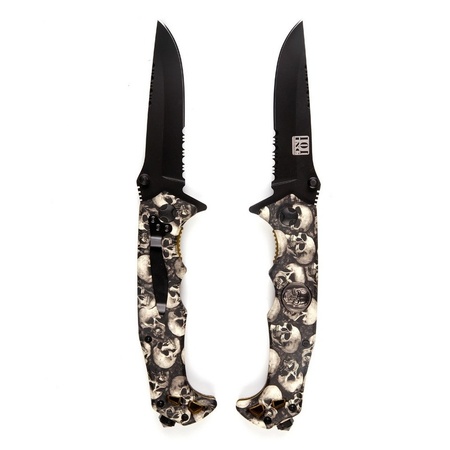 Metal knife with skull print