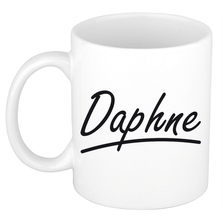Naam cadeau mok / beker Daphne met sierlijke letters 300 ml