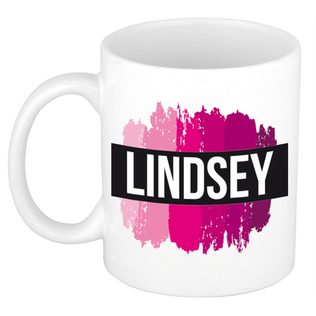 Naam cadeau mok / beker Lindsey  met roze verfstrepen 300 ml