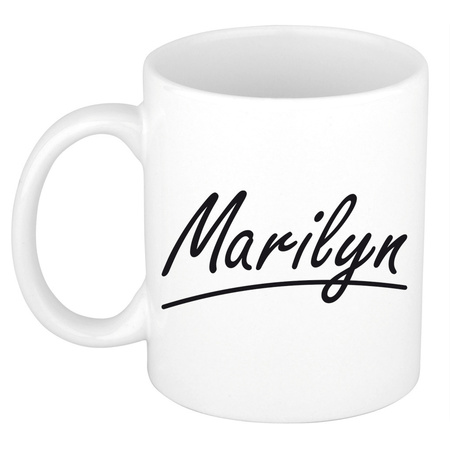 Naam cadeau mok / beker Marilyn met sierlijke letters 300 ml