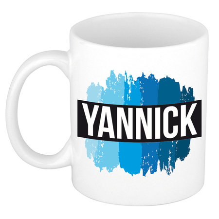 Naam cadeau mok / beker Yannick met blauwe verfstrepen 300 ml
