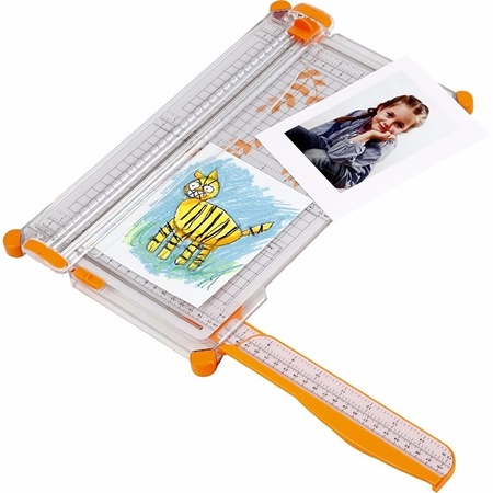 Papercutter with extendable ruler