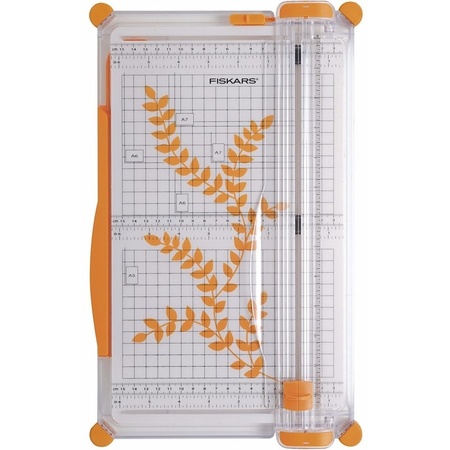 Papercutter with extendable ruler