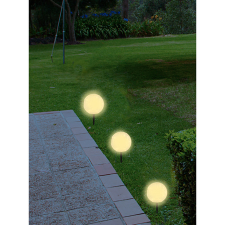 Set of 2x pieces solar garden lamps/spike spots glass crackle sphere on solar energy 15 cm