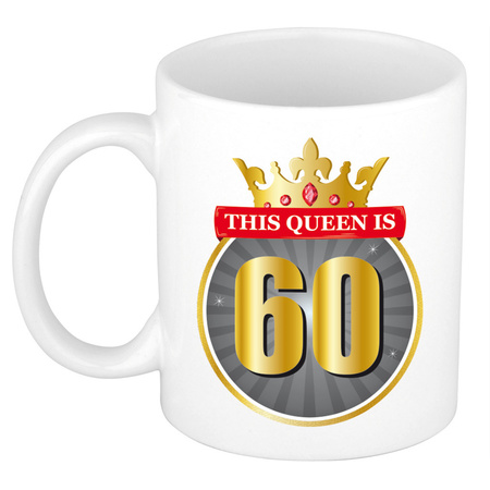 This queen is 60 verjaardag cadeau mok / beker 60 jaar wit 