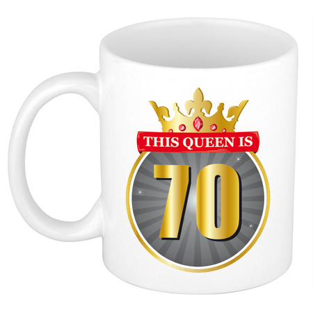 This queen is 70 verjaardag cadeau mok / beker 70 jaar wit 