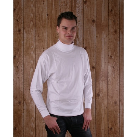 White t-shirt turtle neck and long sleeves
